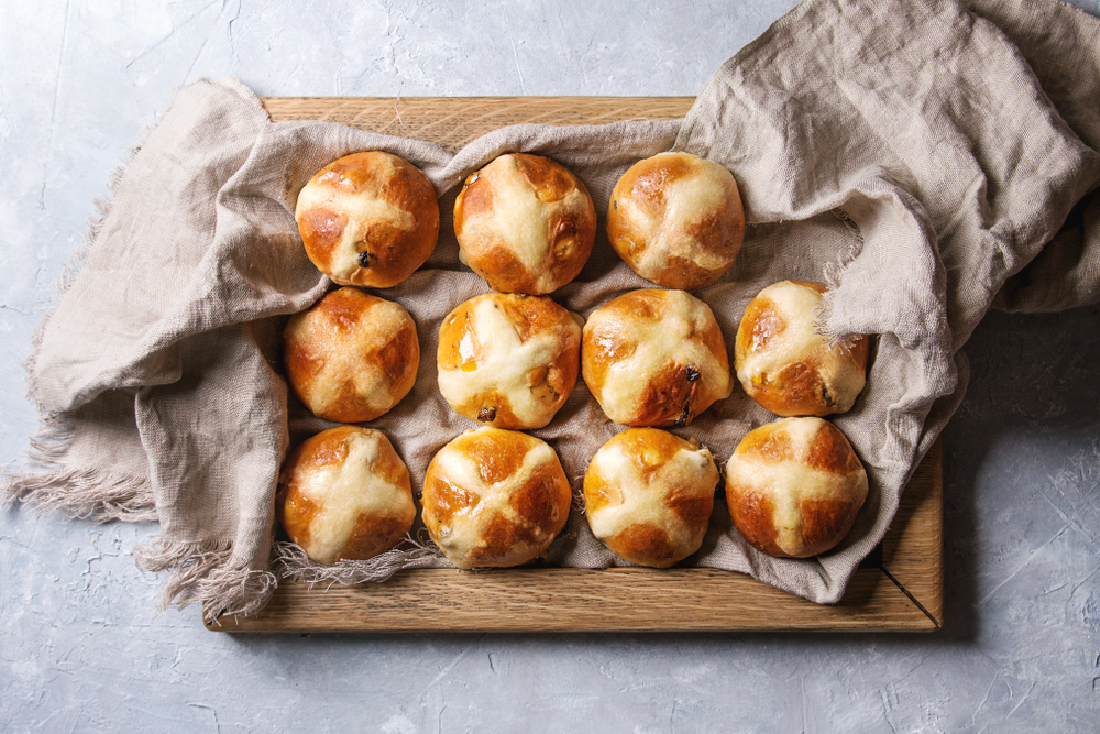 Simple Baking Recipes: Homemade Hot Cross Buns